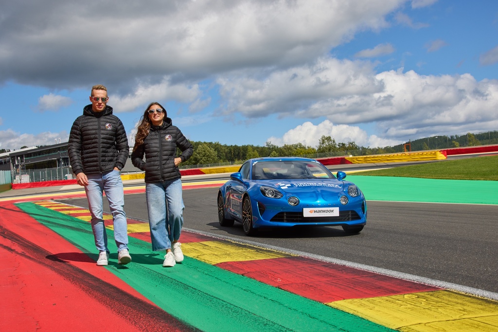 Women’s Jacket – Patch